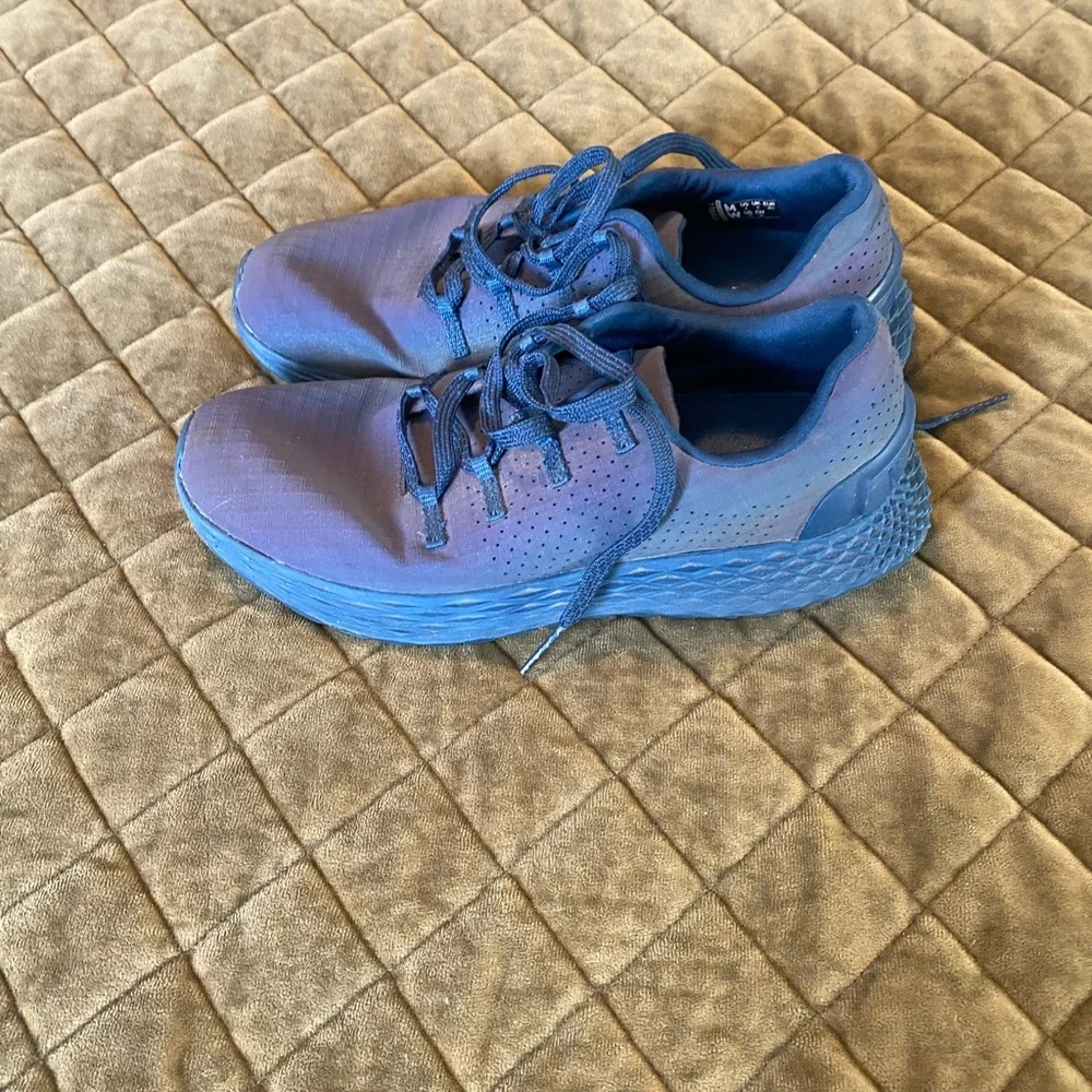 NOBULL Iridescent Sneaker - Picture 6 of 8